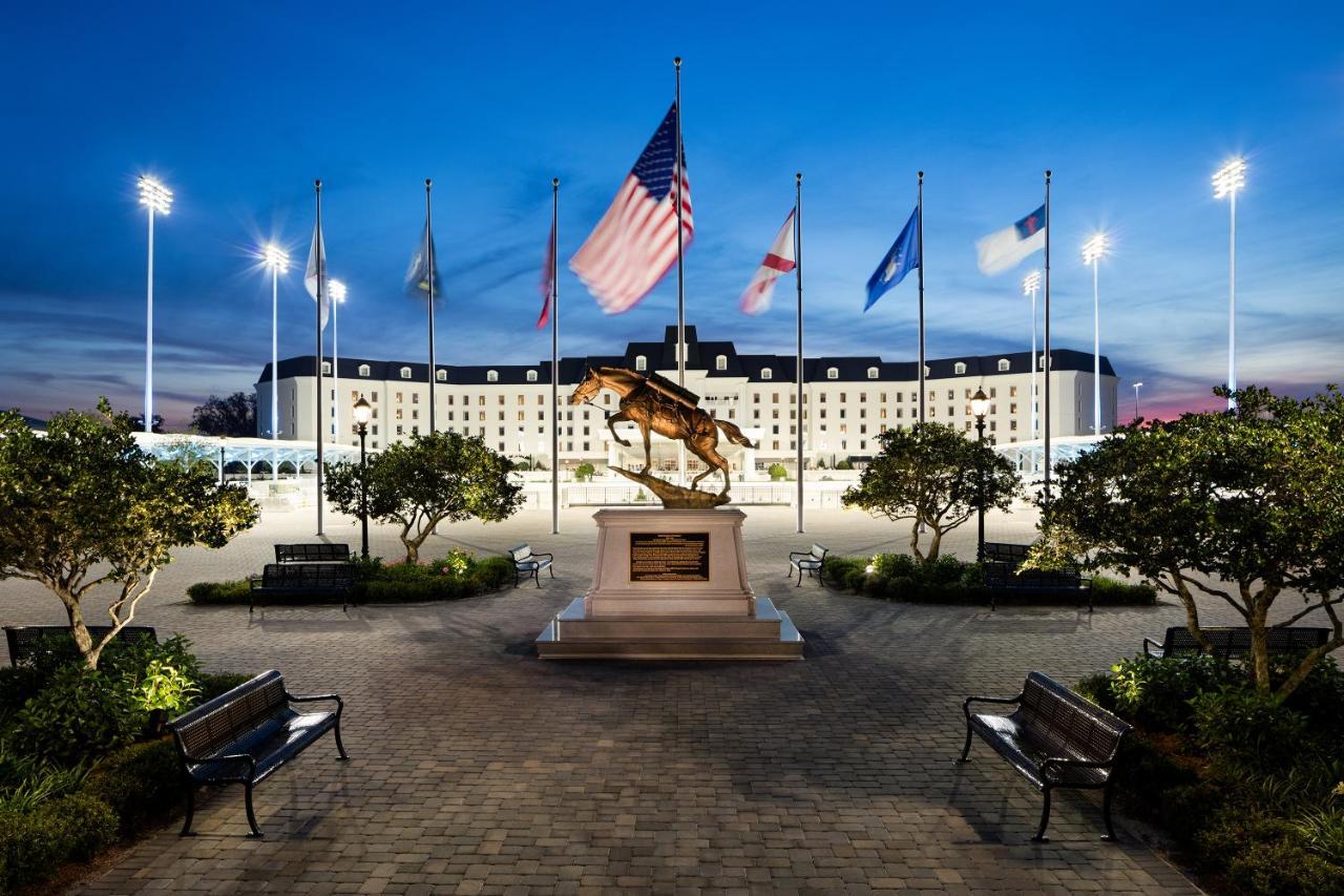 The Equestrian Hotel Ocala Buitenkant foto